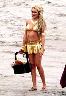 Teresa Palmer feet photo thumbnail