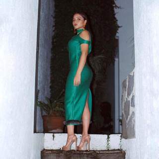 Teresa Ruiz feet photo thumbnail