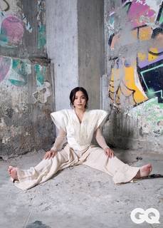 Teresa Ruiz feet photo thumbnail