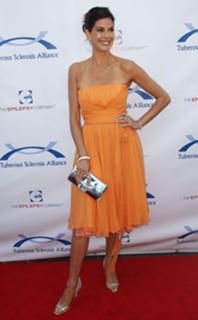 Teri Hatcher feet photo thumbnail