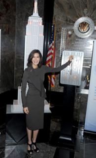 Teri Hatcher feet photo thumbnail