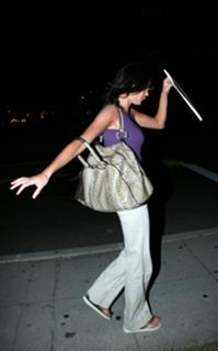 Teri Hatcher feet photo thumbnail