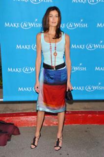 Teri Hatcher feet photo thumbnail