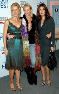 Teri Hatcher feet photo thumbnail