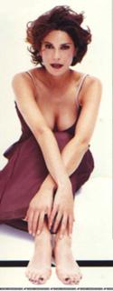 Teri Hatcher feet photo thumbnail