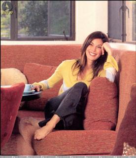 Teri Hatcher feet photo thumbnail