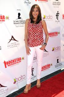 Teri Hatcher feet photo thumbnail