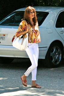 Teri Hatcher feet photo thumbnail