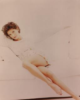 Teri Hatcher feet photo thumbnail