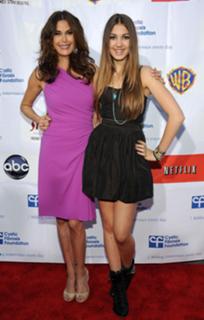 Teri Hatcher feet photo thumbnail
