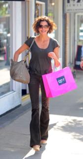 Teri Hatcher feet photo thumbnail