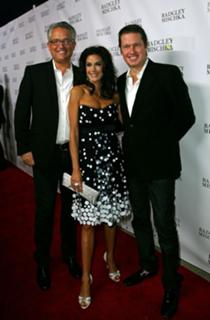 Teri Hatcher feet photo thumbnail