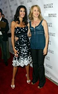 Teri Hatcher feet photo thumbnail
