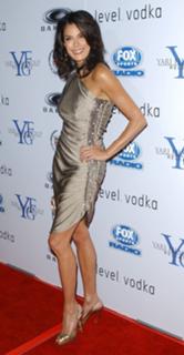 Teri Hatcher feet photo thumbnail