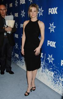 Teri Polo feet photo thumbnail