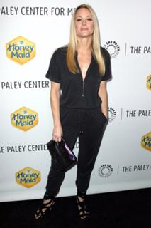 Teri Polo feet photo thumbnail