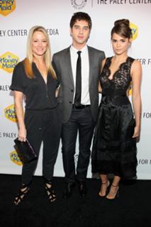 Teri Polo feet photo thumbnail