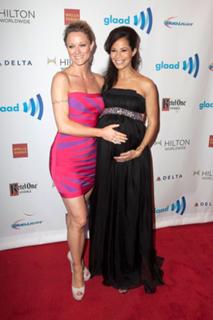 Teri Polo feet photo thumbnail