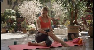 Teri Polo feet photo thumbnail
