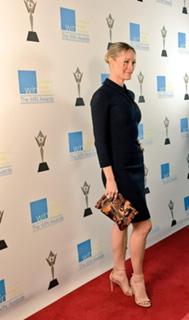 Teri Polo feet photo thumbnail