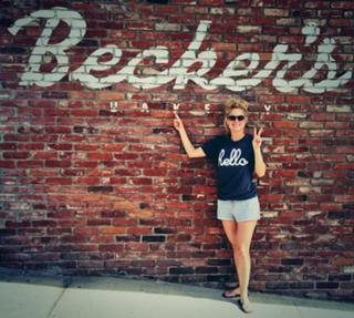 Teri Polo feet photo thumbnail