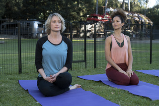 Teri Polo feet photo thumbnail