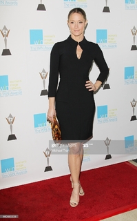 Teri Polo feet photo thumbnail
