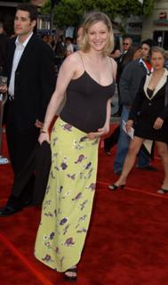 Teri Polo feet photo thumbnail