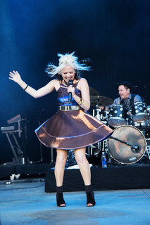 Terri Nunn feet photo 9
