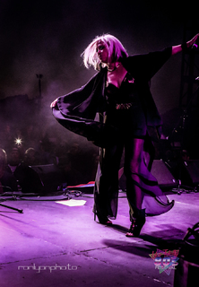 Terri Nunn feet photo 3