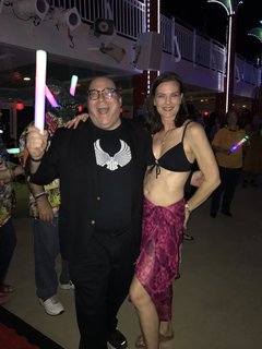 Terry Farrell feet photo thumbnail