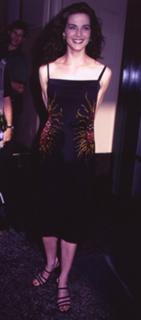 Terry Farrell feet photo thumbnail