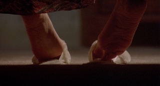 Terry Farrell feet photo thumbnail