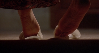 Terry Farrell feet photo thumbnail