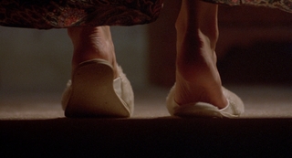 Terry Farrell feet photo thumbnail