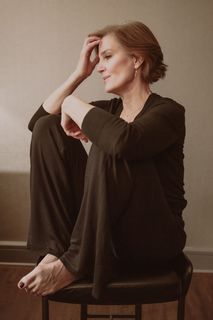 Terry Farrell feet photo thumbnail