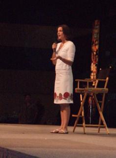 Terry Farrell feet photo thumbnail