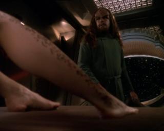 Terry Farrell feet photo thumbnail