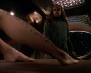 Terry Farrell feet photo thumbnail