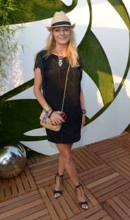 Tess Daly feet photo thumbnail