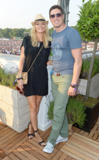Tess Daly feet photo thumbnail