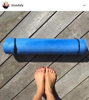 Tess Daly feet photo thumbnail