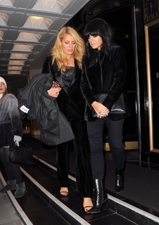 Tess Daly feet photo thumbnail