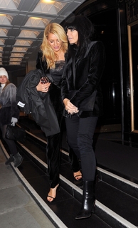 Tess Daly feet photo thumbnail