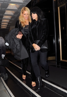 Tess Daly feet photo thumbnail