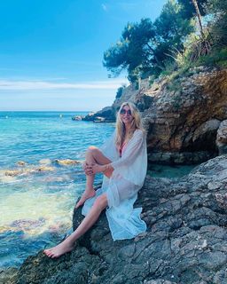 Tess Daly feet photo thumbnail