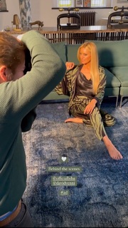 Tess Daly feet photo thumbnail