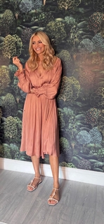 Tess Daly feet photo thumbnail
