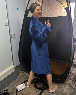 Tess Daly feet photo thumbnail