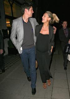 Tess Daly feet photo thumbnail